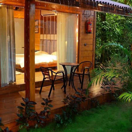 Wooden Ecr Sea Resort Pondicherry Exterior foto
